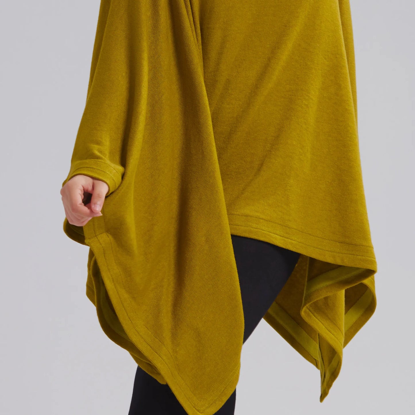 Luxurious cashmere Poncho in green