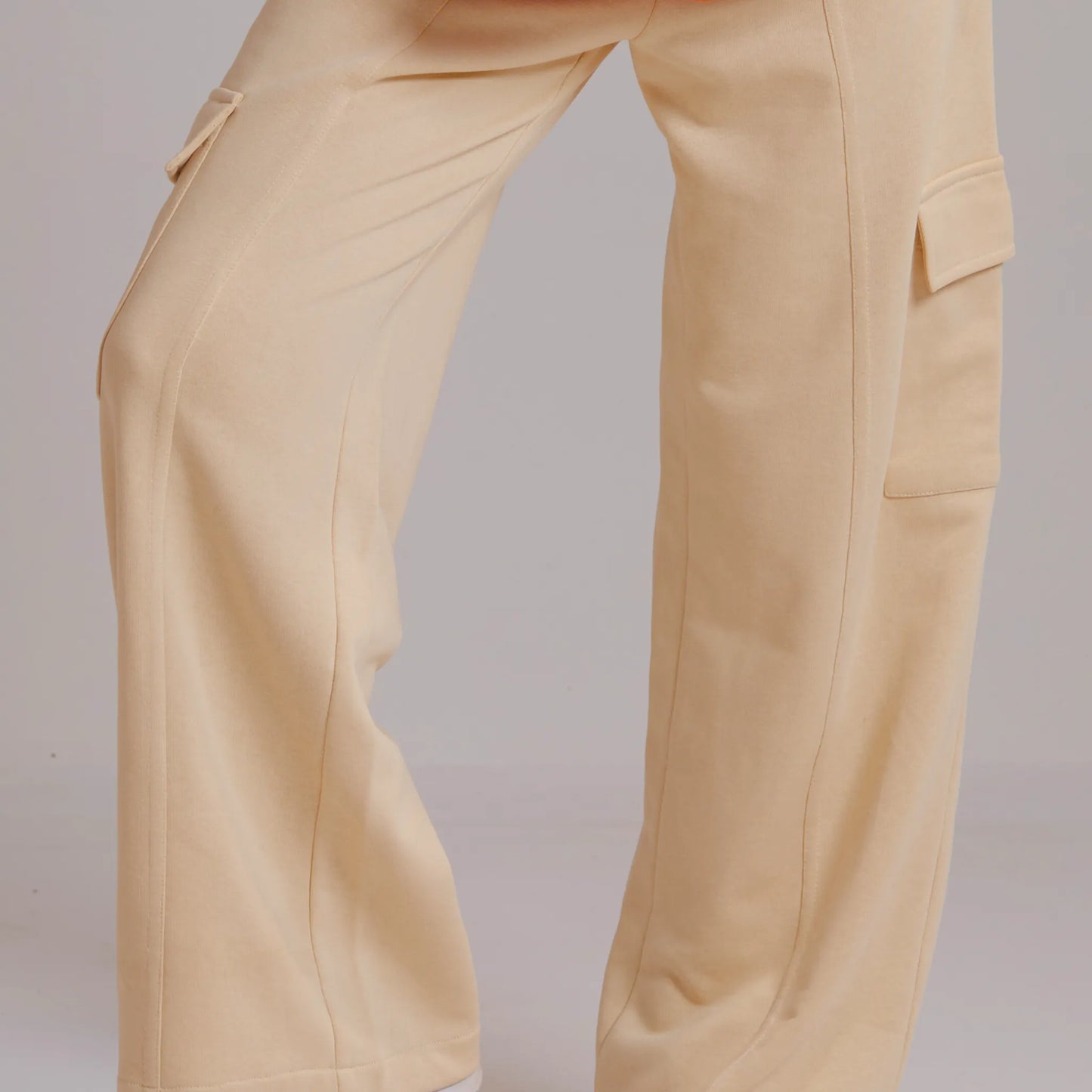 Cargo Edge pant in beige