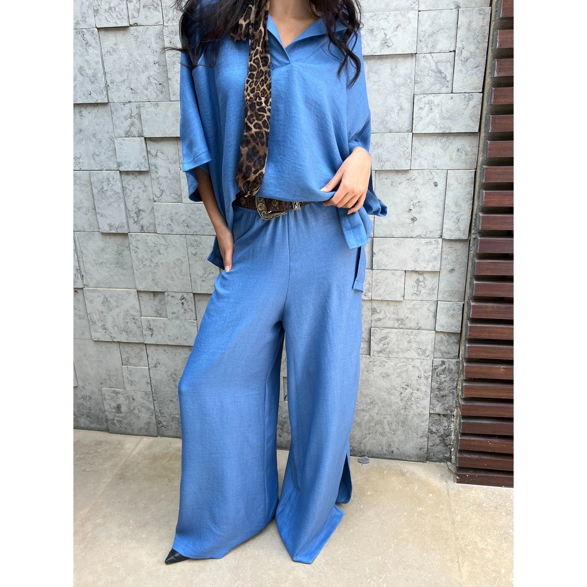 The Linen Breeze Set in blue