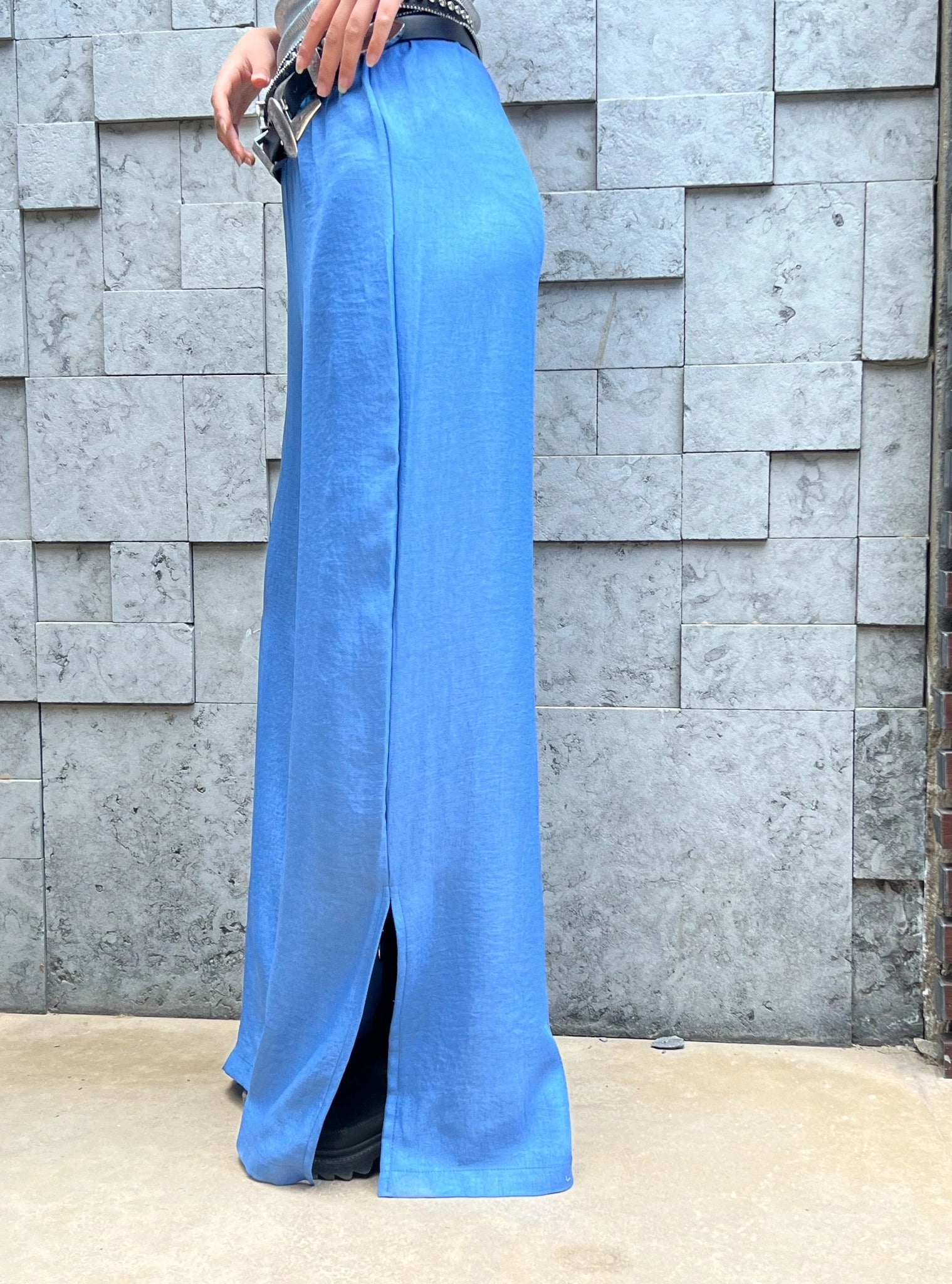 The Linen Breeze Set in blue