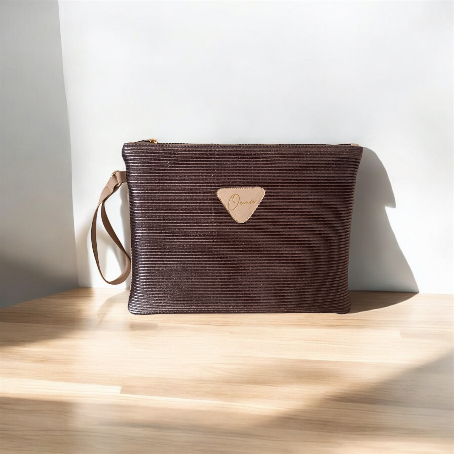 The Bronze clutch