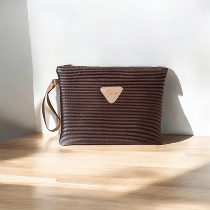 The Bronze clutch