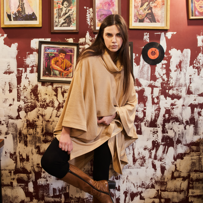 Luxurious Cashmere Poncho In Beige