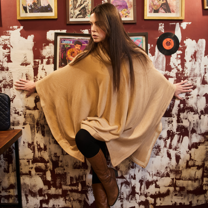 Luxurious Cashmere Poncho In Beige