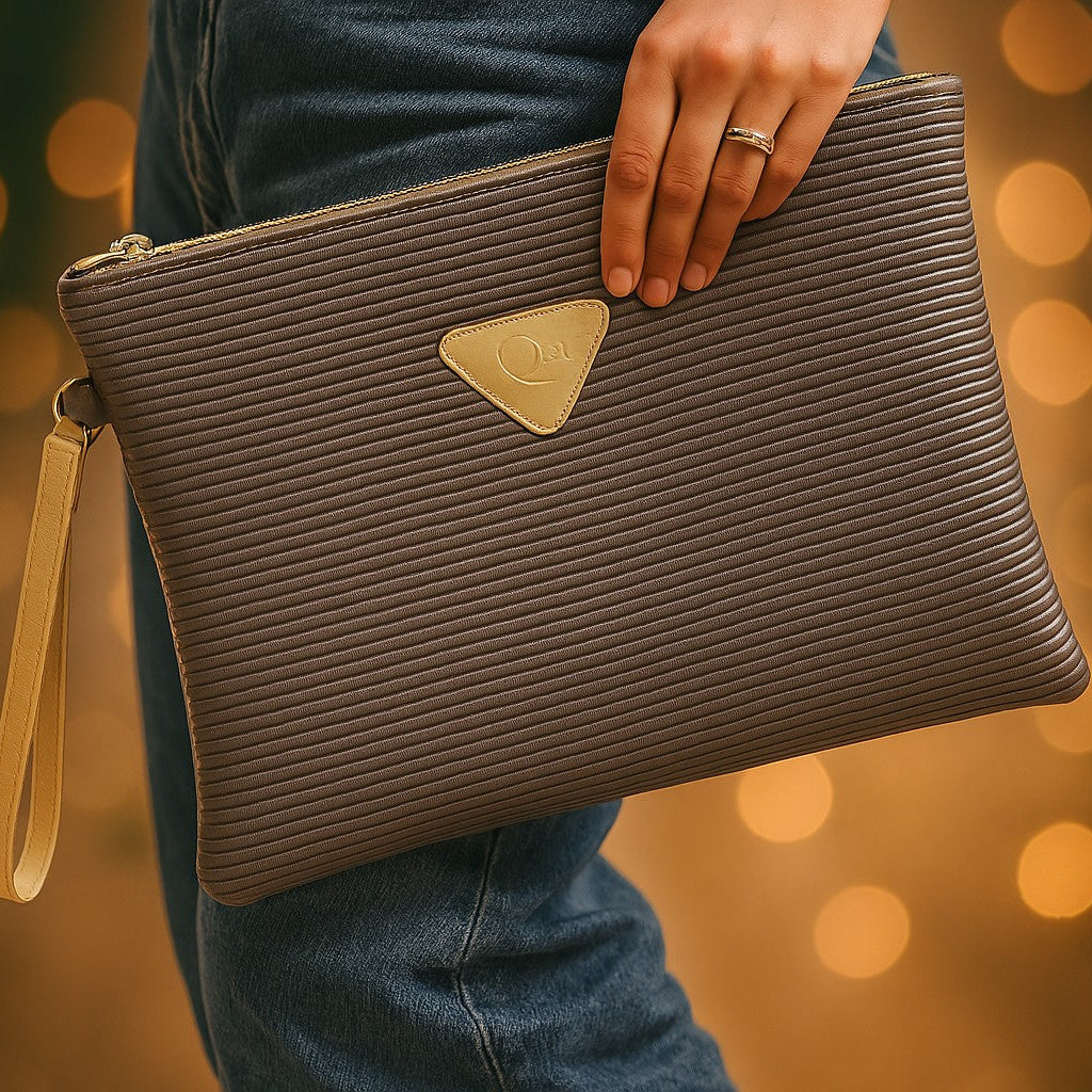 The Bronze clutch